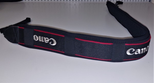 ClipSwittch-Gurtpolster passend für CANON-Kameragurt - 60x6cm - Anwendungsbeispiel