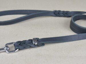 Fettlederleine,geflochten, mit Handschlaufe, schwarz